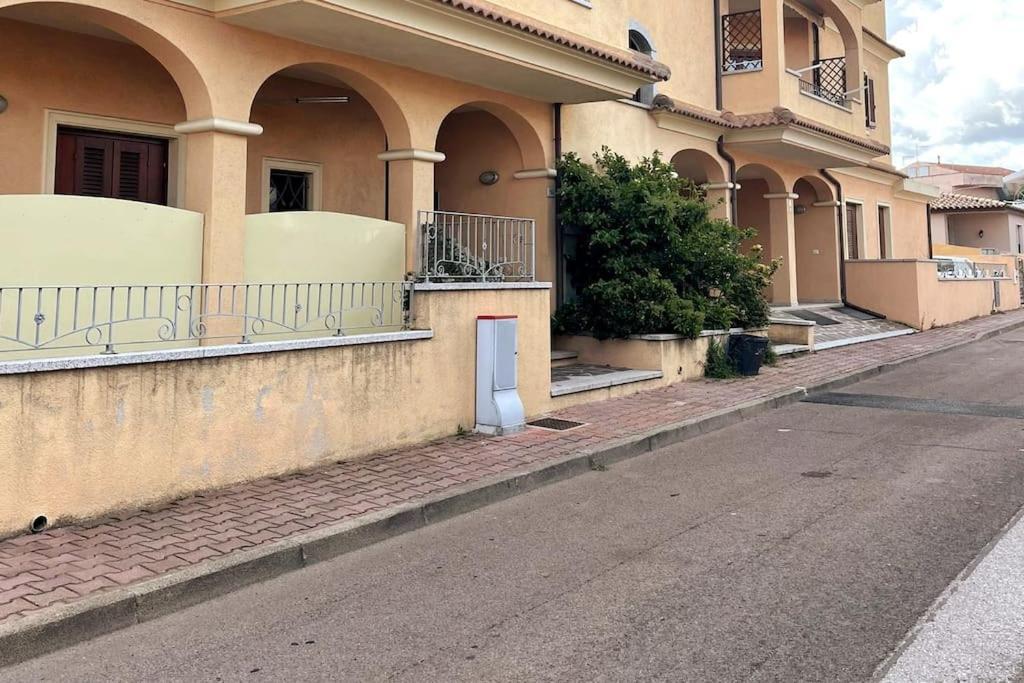 Looney Tunes Home Olbia Exterior photo